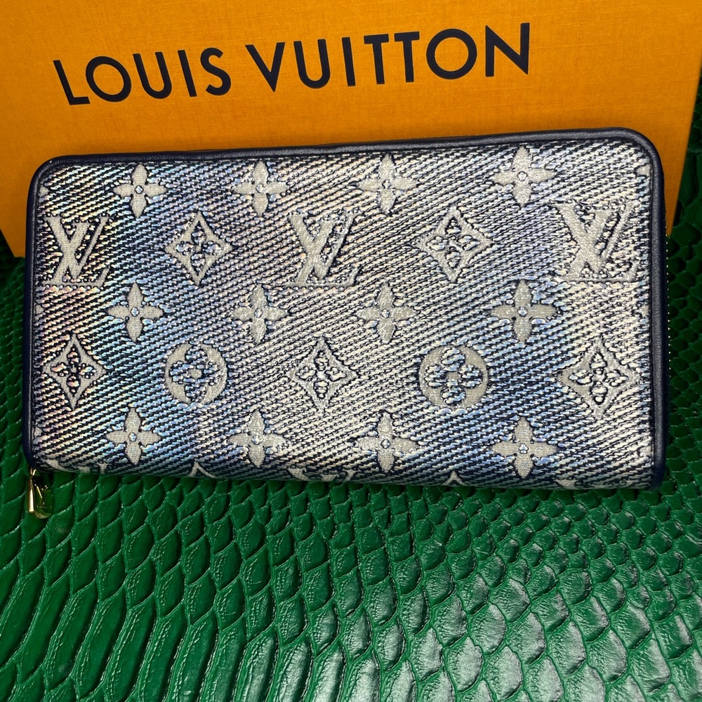 Louis Vuitton Mono Glam Monogram Wallet limited edition NIB full set